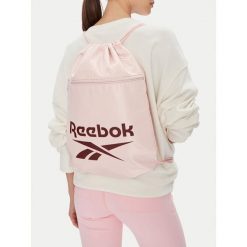 Worek Reebok. Czerwone plecaki damskie Reebok, bez wzorów, sportowe. Za 59.99 zł.
