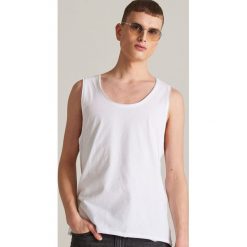 Bawełniany tank top - Biały. T-shirty męskie marki Reserved. Za 19.99 zł.