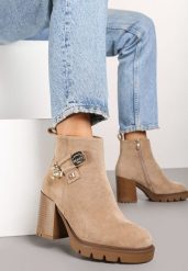 Ciemnobeżowe Botki na Obcasie z Ozdobnymi Aplikacjami Gemilda. Brązowe botki damskie Born2be, z jeansu, eleganckie, bez obcasa, na obcasie, bez zapięcia. Za 159.99 zł.