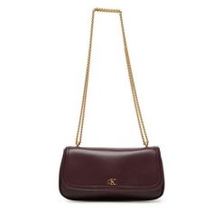 Torebka Calvin Klein. Czerwone torebki do ręki damskie Calvin Klein, bez wzorów, wizytowe, bez dodatków. Za 339.99 zł.