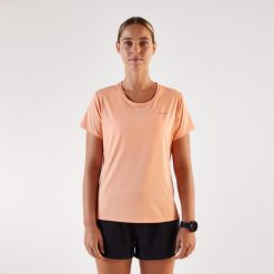Koszulka do biegania damska Kiprun Run 500 Dry. Brązowe t-shirty damskie KIPRUN, m, bez wzorów, z elastanu, sportowe, bez kołnierzyka. Za 59.99 zł.