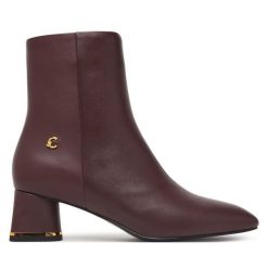 Botki Coccinelle. Czerwone botki damskie Coccinelle, bez obcasa, na słupku, bez zapięcia. Za 1,249.00 zł.