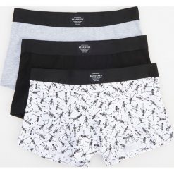 Bokserki 3 pack - Czarny. Czarne bokserki męskie Reserved. Za 59.99 zł.