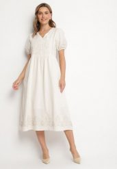 Biała Bawełniana Sukienka Boho o Rozkloszowanym Kroju Zdobiona Haftem Lannivra. Białe sukienki damskie Born2be, na co dzień, na lato, l, z aplikacjami, z bawełny, boho, bez kołnierzyka, bez ramiączek, midi, rozkloszowane. Za 109.99 zł.