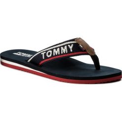 Japonki TOMMY JEANS - Low Beach Sandal EN0EN00066 Tommy Navy 406. Klapki damskie marki Tommy Jeans. W wyprzedaży za 119.00 zł.