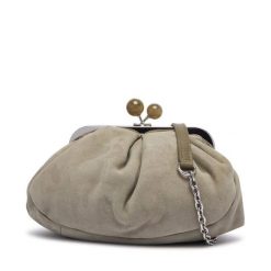 Torebka Weekend Max Mara. Zielone kopertówki damskie Weekend Max Mara, bez wzorów, bez dodatków. Za 1,239.00 zł.