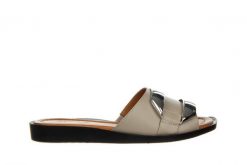 Klapki Bayla-161 037 34 04 Hat 161450, Szary, Skóra naturalna - 40. Szare klapki damskie Bayla, z aplikacjami, z materiału, eleganckie, bez obcasa. W wyprzedaży za 152.10 zł.