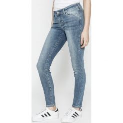 Mustang - Jeansy Jasmin. Jeansy damskie marki Mustang. W wyprzedaży za 219.90 zł.