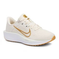 Buty do biegania damskie Nike Quest 6. Białe obuwie sportowe damskie Nike, bez wzorów, do biegania. Za 337.25 zł.