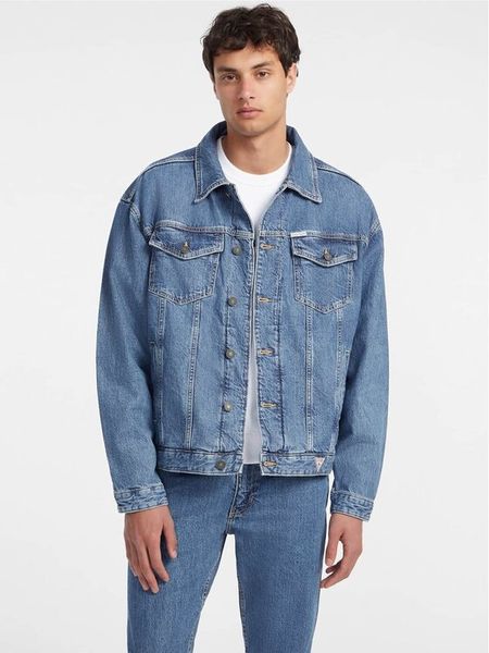 Guess Jeans Kurtka jeansowa M4YN38 D5DO2 Niebieski Regular Fit. Niebieskie kurtki męskie Guess Jeans, m, z aplikacjami, z bawełny, bez kaptura. Za 431.99 zł.