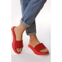 Czerwone Klapki Redress. Klapki damskie Born2be. Za 49.99 zł.
