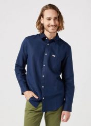WRANGLER LS 1 PKT SHIRT MĘSKA KOSZULA BLACK IRIS 112352186 W5MY017996. Czarne koszule męskie Wrangler, m, bez wzorów, bez kołnierzyka, bez ramiączek. Za 139.99 zł.