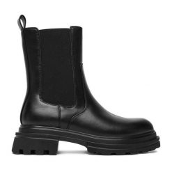 Sztyblety JENNY. Czarne botki damskie Jenny, bez obcasa, na płaskiej podeszwie, bez zapięcia. Za 179.99 zł.