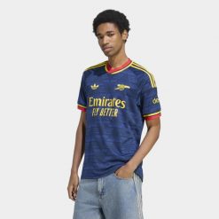 Koszulka wyjazdowa Arsenal FC 26/27. Białe koszulki sportowe męskie Adidas, l, bez wzorów, z dzianiny, bez kołnierzyka, bez ramiączek, do piłki nożnej, climacool (adidas). Za 439.00 zł.