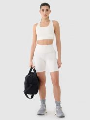 4F Legginsy kolarki treningowe damskie - białe L. Białe legginsy damskie 4f, l, bez wzorów, z dzianiny, z podwyższonym stanem, krótkie, na fitness i siłownię. W wyprzedaży za 79.99 zł.
