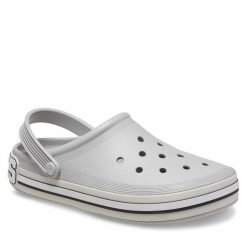 Klapki Crocs. Czerwone klapki damskie Crocs, bez wzorów, bez obcasa. Za 109.99 zł.