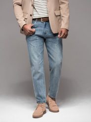 Męskie spodnie jeansowe CARROT FIT z ozdobnymi zaszewkami jasnoniebieskie V1 OM-PADP-0227 S. Niebieskie spodnie sportowe męskie Ombre, m, bez wzorów, z jeansu. Za 406.97 zł.