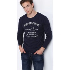 Granatowa Koszulka Armoured. Bluzki z długim rękawem męskie marki Marie Zélie. Za 29.99 zł.