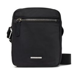 Saszetka Calvin Klein. Czarne saszetki męskie Calvin Klein, z nylonu, młodzieżowe, małe. Za 229.99 zł.