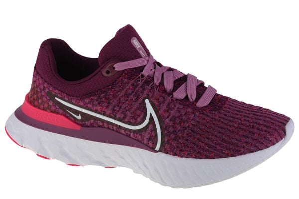 Buty do biegania damskie Nike React Infinity Run Flyknit 3. Fioletowe obuwie sportowe damskie Nike, bez wzorów, z materiału, do biegania. Za 599.99 zł.