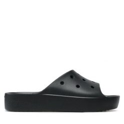 Klapki Crocs. Czarne klapki damskie Crocs, bez wzorów, bez obcasa. Za 139.99 zł.