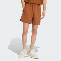 Szorty Soft Lux. Brązowe krótkie spodenki sportowe męskie Adidas, bez wzorów, na fitness i siłownię. Za 219.00 zł.