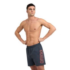 Szorty kąpielowe Arena Fundamentals Logo R. Brązowe krótkie spodenki sportowe męskie Arena, m, bez wzorów, do pływania. Za 201.00 zł.