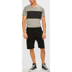 Fila - Szorty. Szare krótkie spodenki sportowe męskie Fila, z bawełny. W wyprzedaży za 129.90 zł.