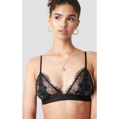 NA-KD Lingerie Biustonosz z kwiatową aplikacją - Black. Biustonosze marki NA-KD Lingerie. W wyprzedaży za 30.47 zł.