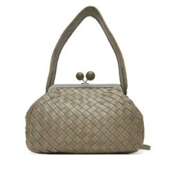 Torebka Weekend Max Mara. Zielone torebki do ręki damskie Weekend Max Mara, bez wzorów, klasyczne, bez dodatków. Za 2,069.00 zł.