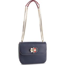Torebka TOMMY HILFIGER - Turnlock Crossover AW0AW06400 413. Torby na ramię damskie Tommy Hilfiger. W wyprzedaży za 699.00 zł.