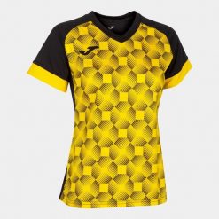 Koszulka do piłki nożnej damska Joma Supernova III. Czarne koszulki sportowe damskie Joma, l, bez wzorów, bez kołnierzyka, bez ramiączek, do piłki nożnej. W wyprzedaży za 83.00 zł.