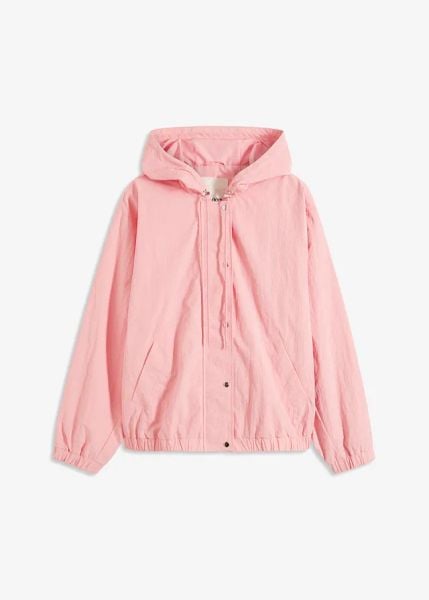Bejsbolówka oversize. Czerwone kurtki damskie bonprix, bez wzorów. Za 159.99 zł.