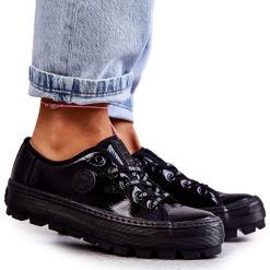 Modne Lakierowane Trampki Big Star KK274044 Czarne. Czarne trampki i tenisówki damskie bez wzorów, z gumy, retro, bez zapięcia. Za 246.96 zł.