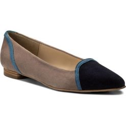 Baleriny BRENDA ZARO - T2268C Suede Hudson. Brązowe baleriny damskie Brenda Zaro, bez wzorów, z materiału, bez obcasa, na płaskiej podeszwie, bez zapięcia. W wyprzedaży za 269.00 zł.
