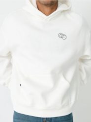 Bluza hoodie z nadrukiem na plecach SmileyWorld® - kremowy. Białe bluzy męskie Sinsay, l, bez wzorów, bez kaptura. W wyprzedaży za 55.99 zł.