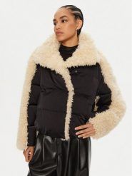 Patrizia Pepe Kożuch 2O0141 A542 Czarny Regular Fit. Czarne płaszcze damskie Patrizia Pepe, bez wzorów, z syntetyku, bez kaptura. Za 2,289.00 zł.