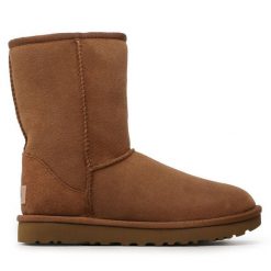 Śniegowce Ugg. Brązowe śniegowce i trapery damskie UGG. Za 939.99 zł.