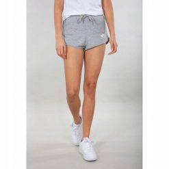 DAMSKIE SPODENKI DRESOWE ALPHA BASIC SHORT DO POŁOWY UDA KOLOR SZARY. Szare szorty sportowe damskie Alpha Industries, na lato, l, bez wzorów, z bawełny, eleganckie, do biegania. Za 159.00 zł.