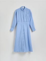Koszulowa sukienka maxi - wielobarwny. Sukienki damskie Reserved, l, bez wzorów, z tkaniny, bez kołnierzyka, bez ramiączek, maxi, koszulowe. W wyprzedaży za 139.99 zł.