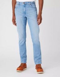 WRANGLER TEXAS SLIM MĘSKE SPODNIE JEANSOWE BLUE CHAMP W12SYI29K 112145802. Niebieskie spodnie materiałowe męskie Wrangler, l, bez wzorów, z bawełny, klasyczne. W wyprzedaży za 114.99 zł.
