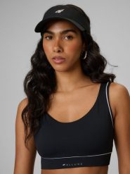 4F Daszek uniseks - czarny XS/S (56cm). Czarne czapki i kapelusze damskie 4f, bez wzorów, sportowe. Za 59.99 zł.