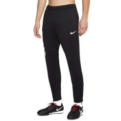 Spodnie treningowe Nike F.C. Essential. Białe spodnie sportowe męskie Nike, xs, bez wzorów, z elastanu, do piłki nożnej, dri-fit (nike). Za 220.20 zł.