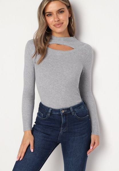 Szary Prążkowany Golf z Wycięciem Przy Dekolcie z Cyrkoniami Wokół Merithias. Szare swetry damskie Born2be, z aplikacjami, z bawełny, eleganckie, bez kołnierzyka, bez ramiączek, bez kaptura. Za 49.99 zł.