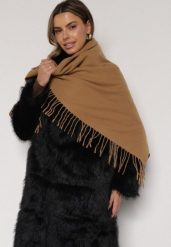 Jasnobrązowy Trójkątny Szalik Zdobiony Frędzlami Vetifara. Brązowe szaliki i chusty damskie Born2be, na zimę, z aplikacjami, z jeansu, eleganckie. Za 34.99 zł.
