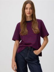 Bawełniany t-shirt w paski - karminowy. Czerwone t-shirty damskie Reserved, l, bez wzorów, z bawełny, bez kołnierzyka. Za 49.99 zł.
