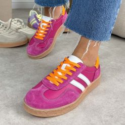 Fuksja skórzane półbuty damskie S.Barski 7059. Czerwone półbuty damskie S.BARSKI, na jesień, bez wzorów, z jeansu, casualowe, bez obcasa, na płaskiej podeszwie, bez zapięcia. Za 249.00 zł.