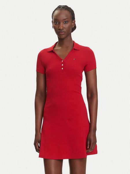 Tommy Jeans Sukienka codzienna DW0DW21172 Czerwony Regular Fit. Czerwone sukienki damskie Tommy Jeans, na co dzień, l, bez wzorów, z bawełny, bez kołnierzyka, bez ramiączek, proste. Za 209.99 zł.