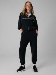 4F Spodnie dresowe joggery z modalem damskie - czarne L. Czarne spodnie dresowe damskie 4f, l, bez wzorów, z dresówki. Za 189.99 zł.