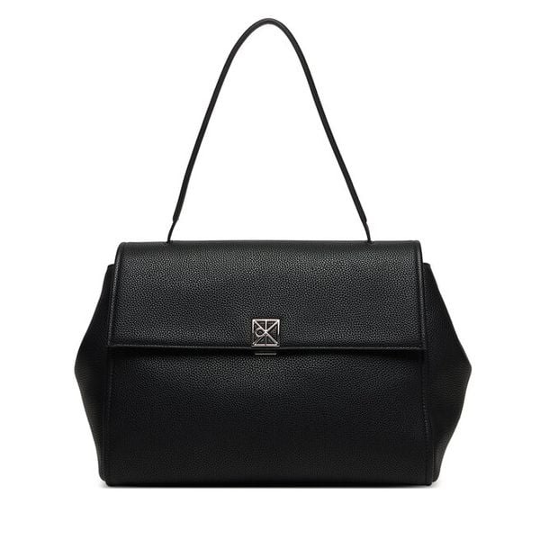 Torebka Calvin Klein. Czarne torebki do ręki damskie Calvin Klein, bez wzorów, klasyczne, bez dodatków. Za 437.99 zł.